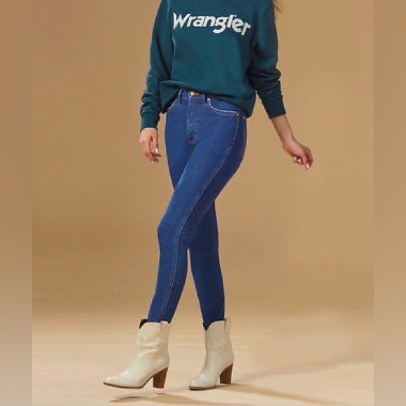 Wrangler Heritage Slim sample tapered leg logo jeans - Picture 6 of 6